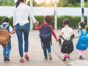 rentree-scolaire-enfant-fleurs-de-bach-nathalie-auzemery.jpg